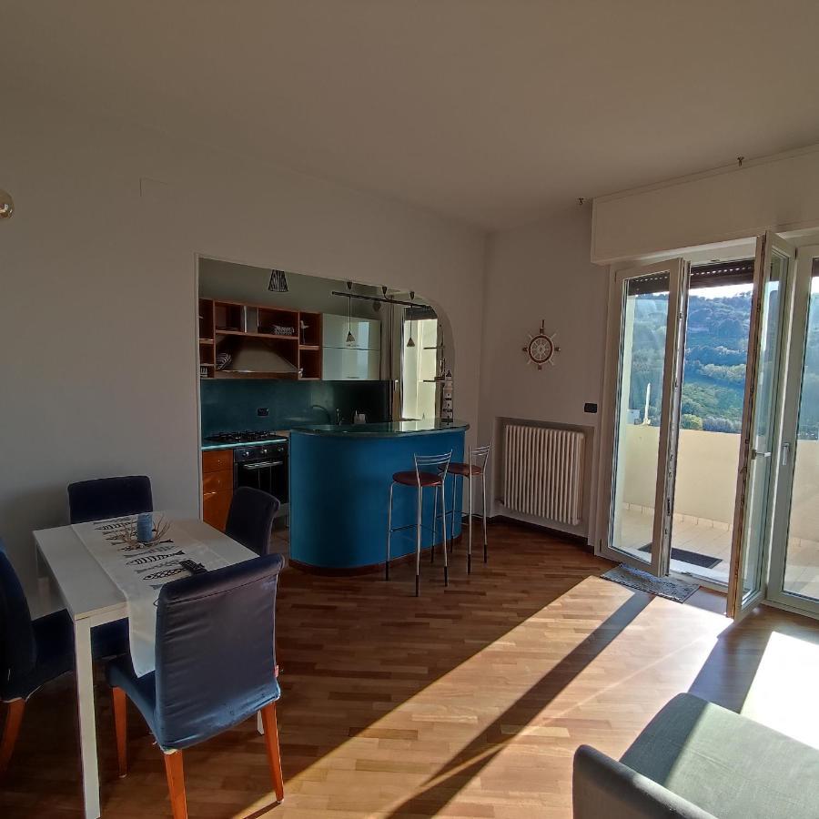 Apartamento Tramonto In Baia Pésaro Exterior foto