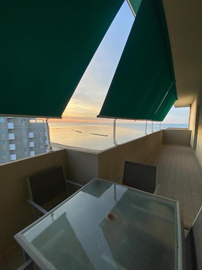 Apartamento Tramonto In Baia Pésaro Exterior foto
