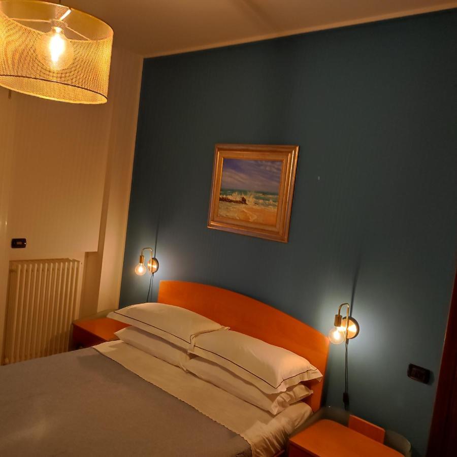 Apartamento Tramonto In Baia Pésaro Exterior foto