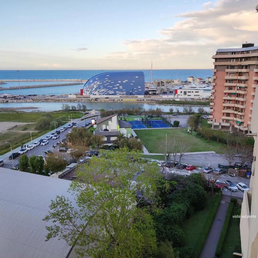 Apartamento Tramonto In Baia Pésaro Exterior foto