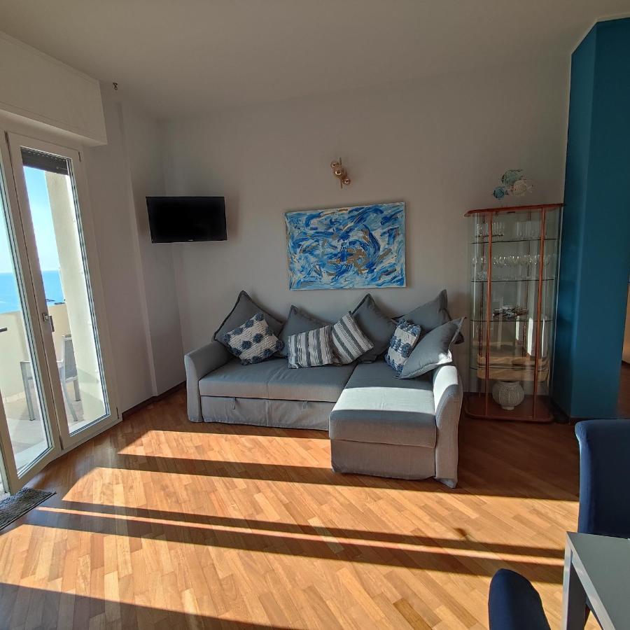Apartamento Tramonto In Baia Pésaro Exterior foto